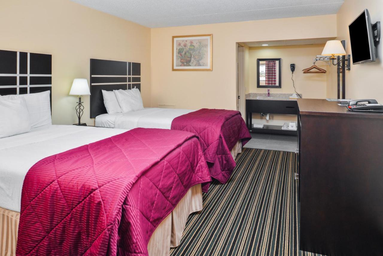 Soudersburg Inn & Suites Lancaster Ronks Luaran gambar
