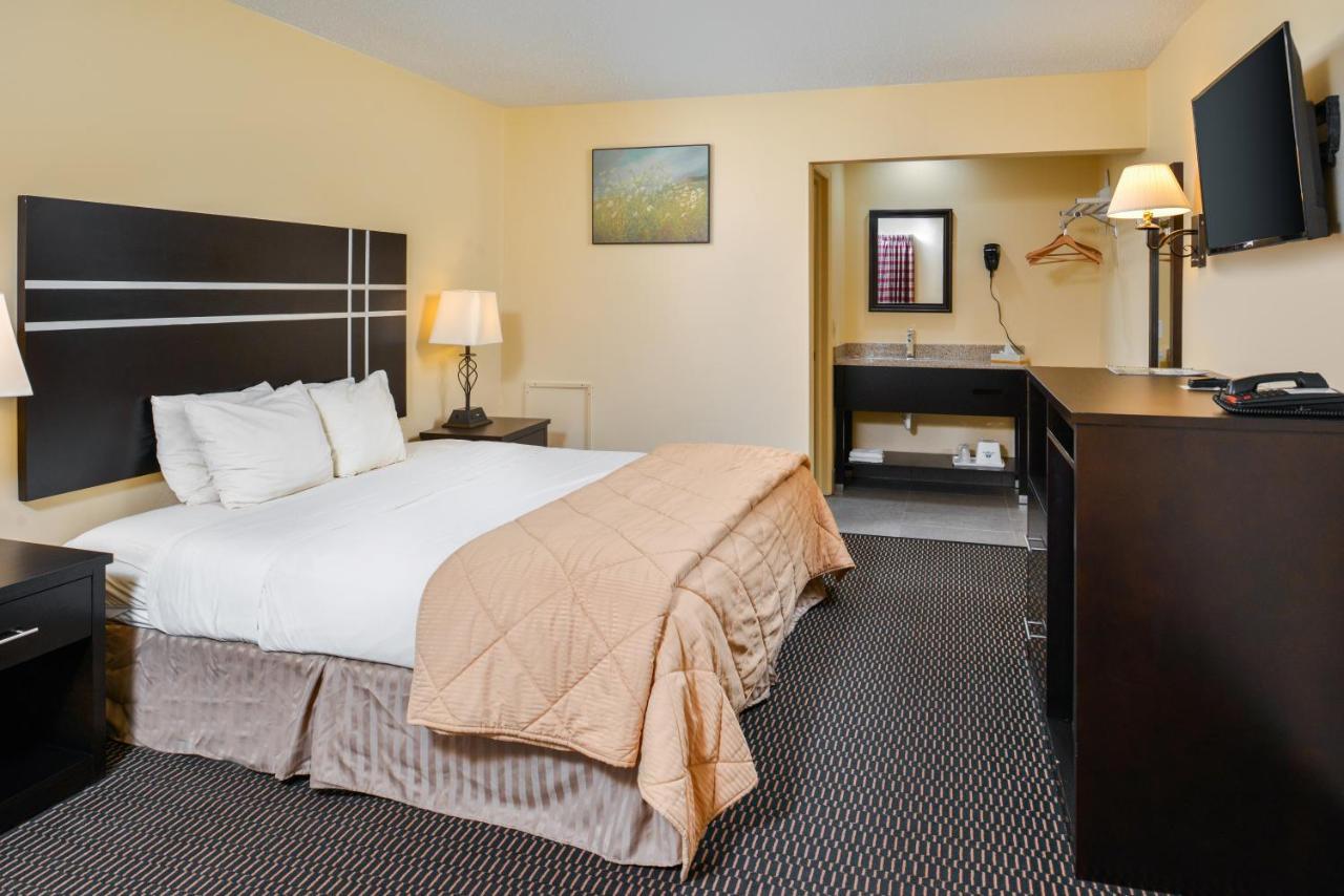Soudersburg Inn & Suites Lancaster Ronks Luaran gambar