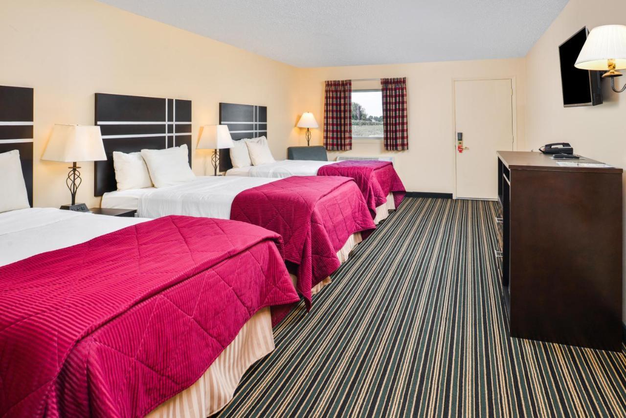 Soudersburg Inn & Suites Lancaster Ronks Luaran gambar