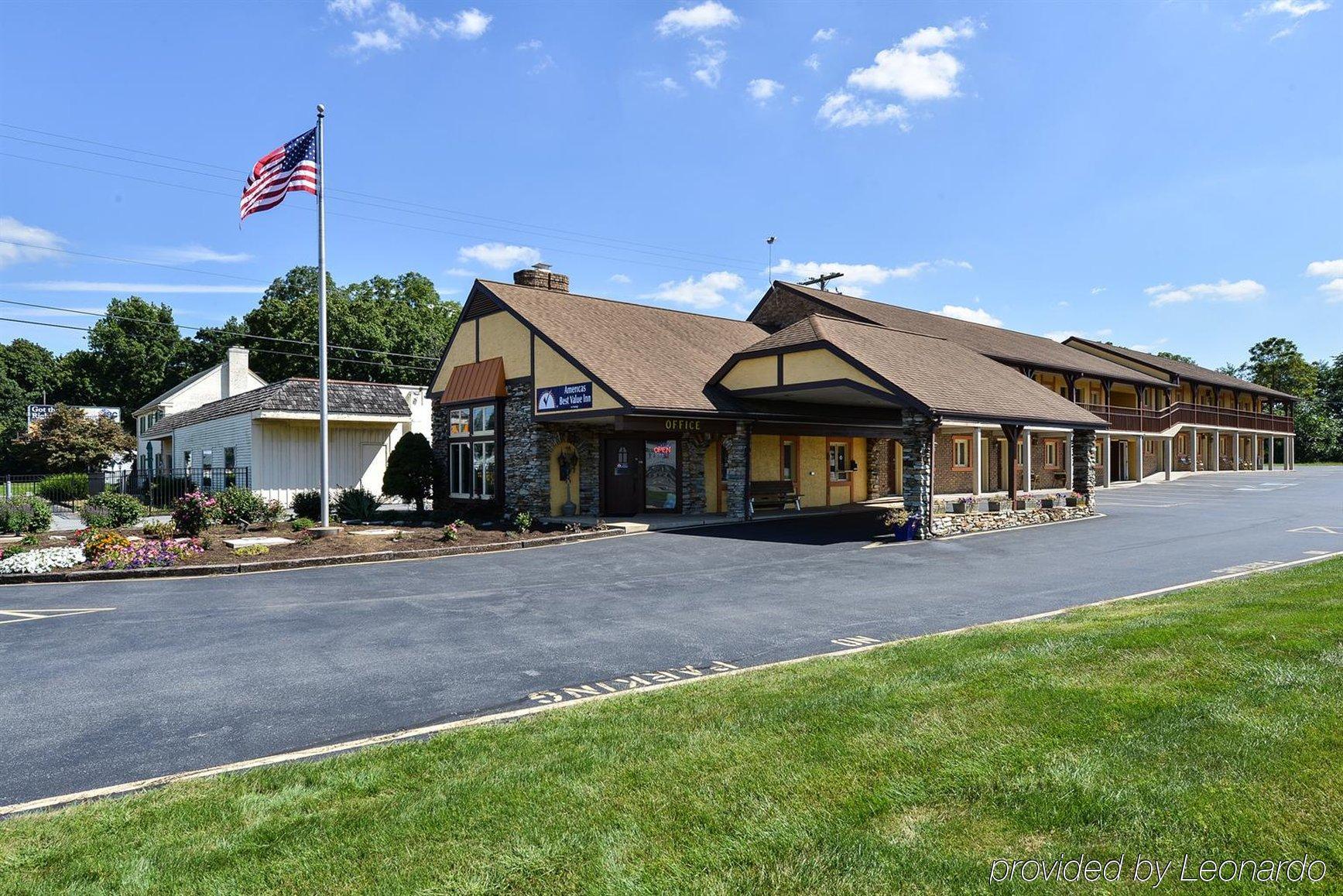 Soudersburg Inn & Suites Lancaster Ronks Luaran gambar