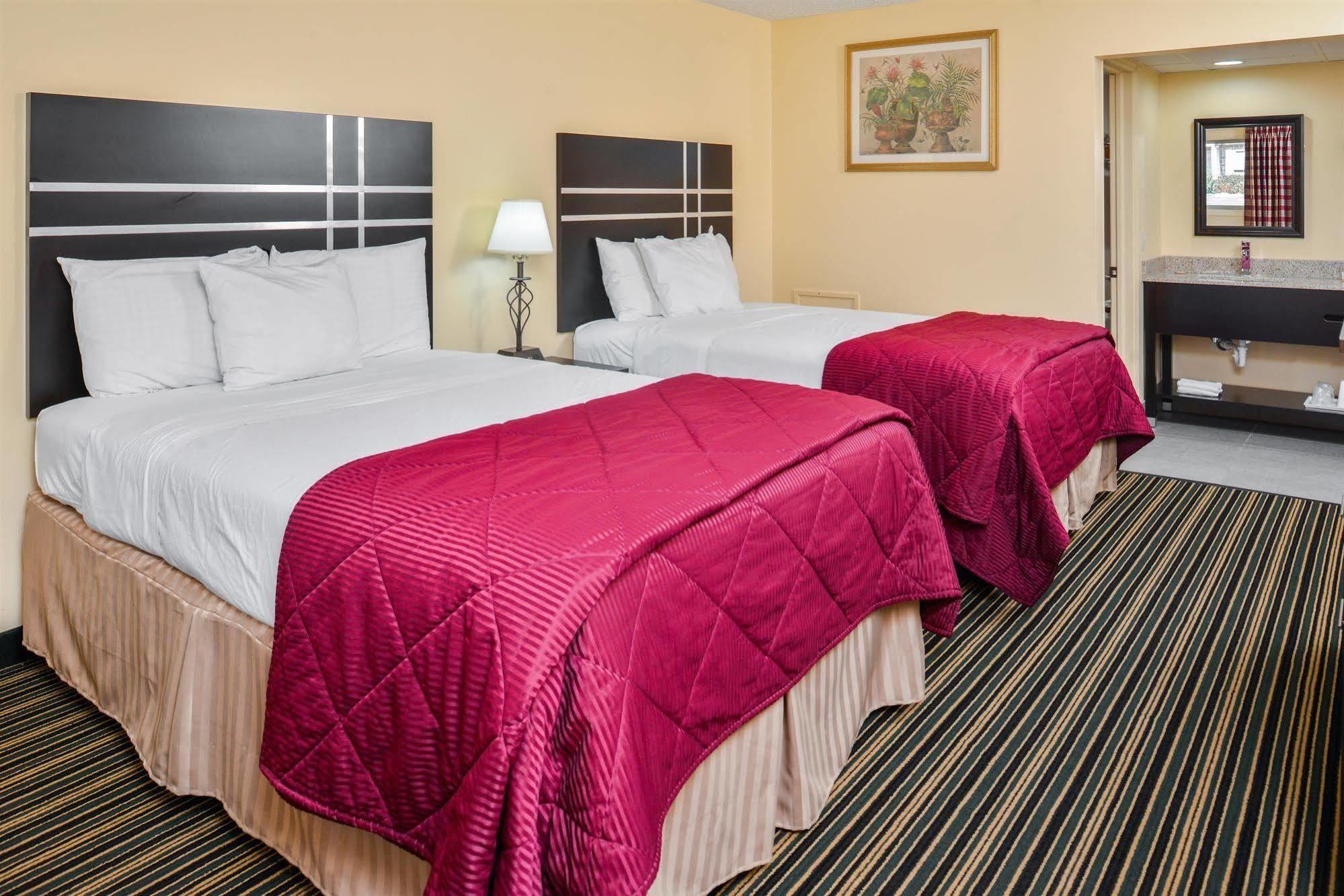 Soudersburg Inn & Suites Lancaster Ronks Luaran gambar