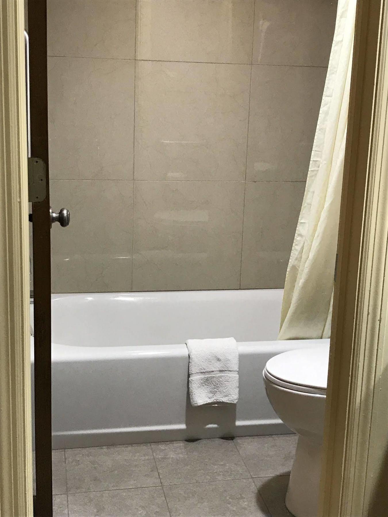 Soudersburg Inn & Suites Lancaster Ronks Luaran gambar