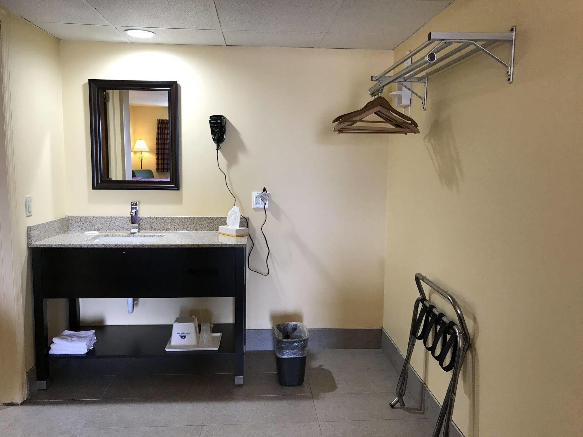 Soudersburg Inn & Suites Lancaster Ronks Luaran gambar