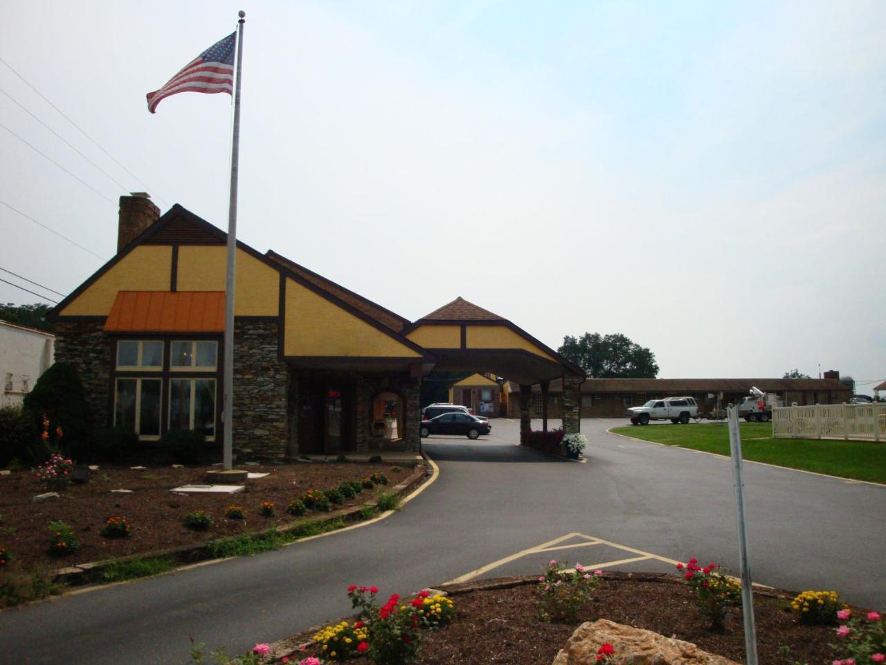 Soudersburg Inn & Suites Lancaster Ronks Luaran gambar
