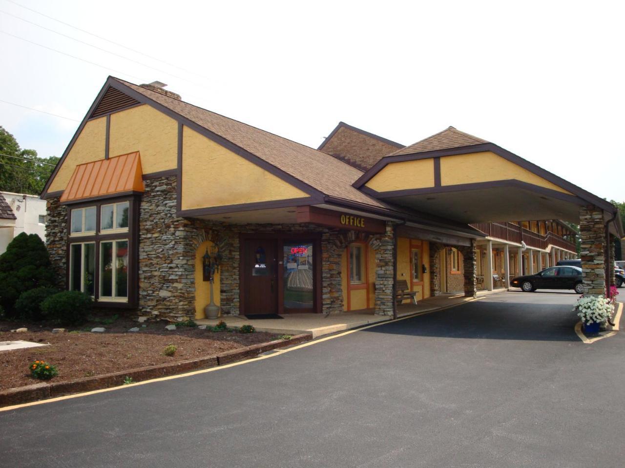 Soudersburg Inn & Suites Lancaster Ronks Luaran gambar